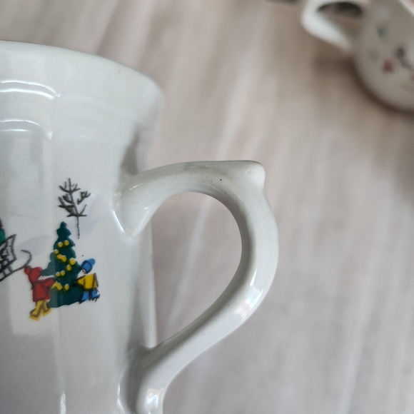 Farberware '95 White Christmas 391 Coffee Mug Tea Cup Set of 4 Holiday Red White - Picture 8 of 15